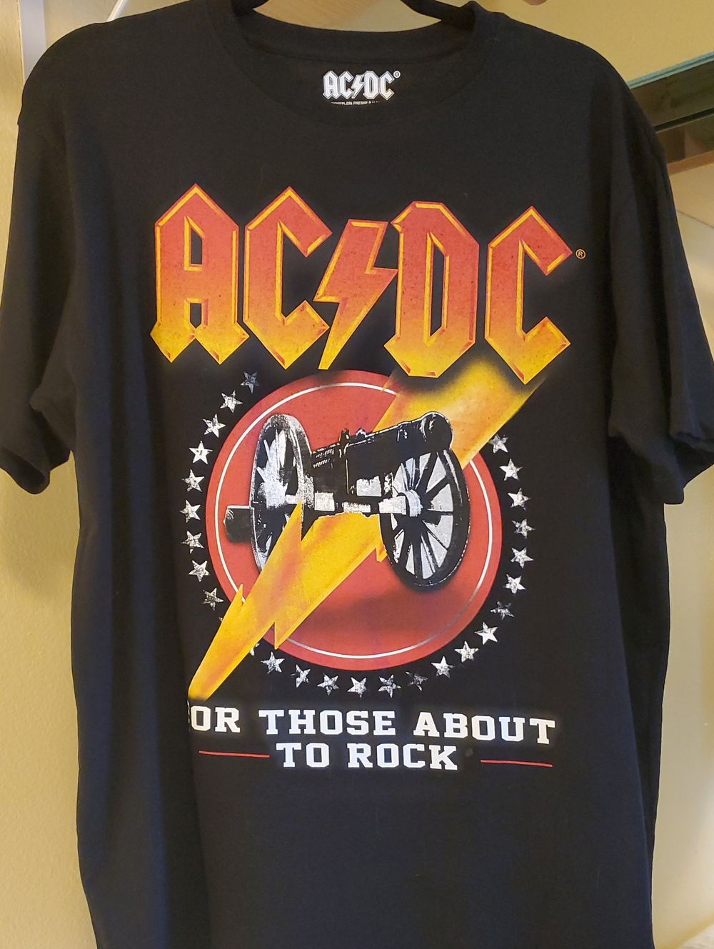 AC/DC Men’s Black 'For Those About to Rock' Graphic T-Shirt Sz Lrg